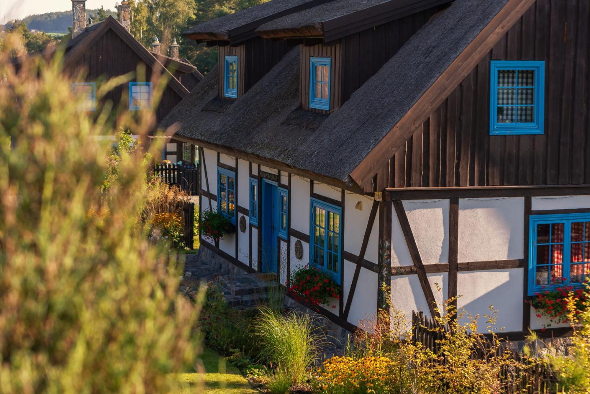 Kaszuby, Dom Kaszubski Nad Jeziorem Danielowa Dolina Szymbark  Exterior foto